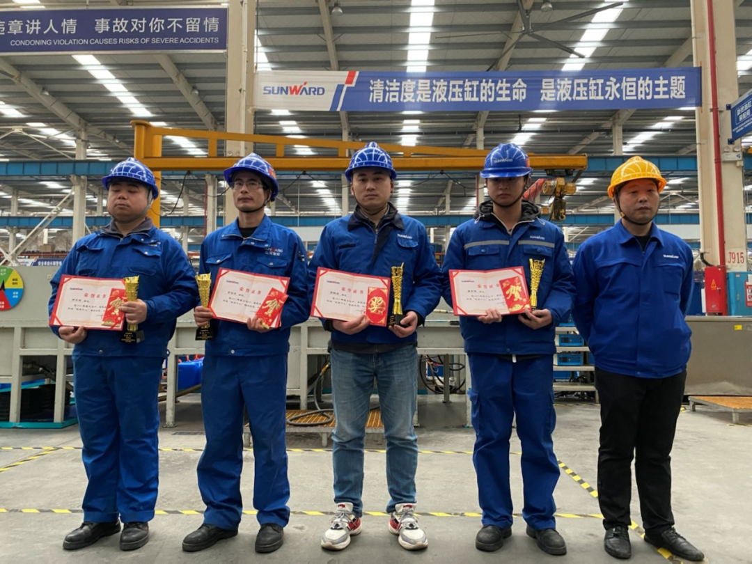 山河工匠 | “浪波”不言苦，甘為“人梯”承大重