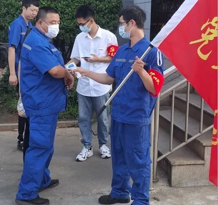 山河工匠 | “浪波”不言苦，甘為“人梯”承大重