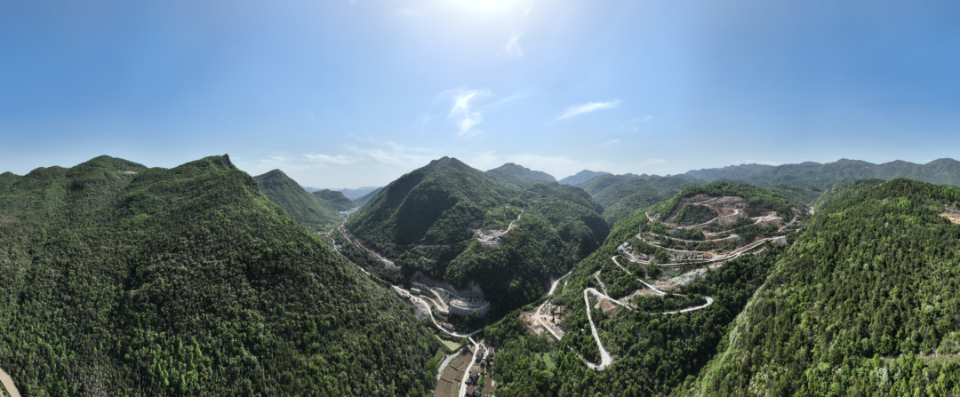 展現施工“奇效”！山河智能旋挖鉆機強勢助力爐慈高速公路建設