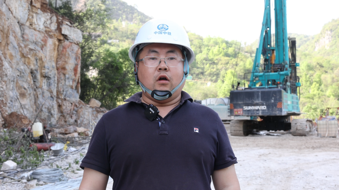 展現施工“奇效”！山河智能旋挖鉆機強勢助力爐慈高速公路建設