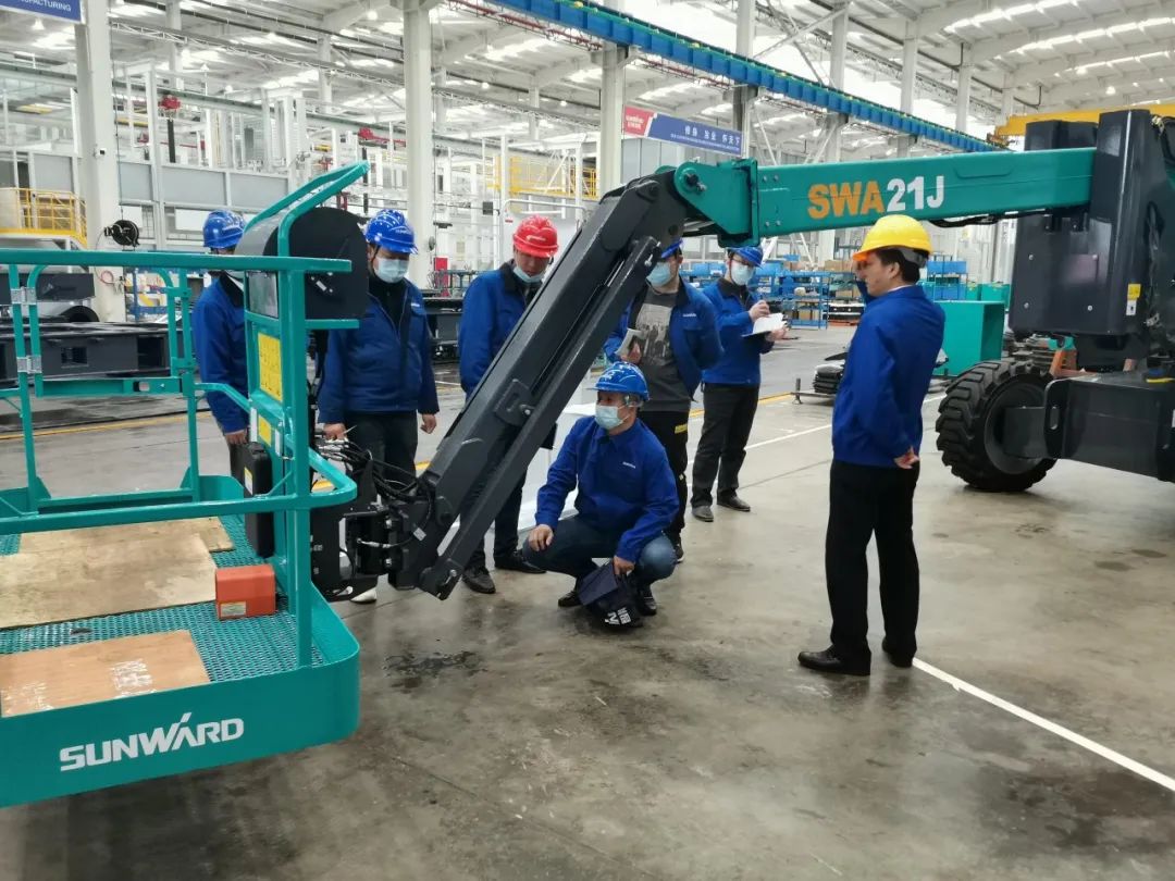 行業同級別產品之最！山河智能又一款曲臂式高空作業平臺成功下線