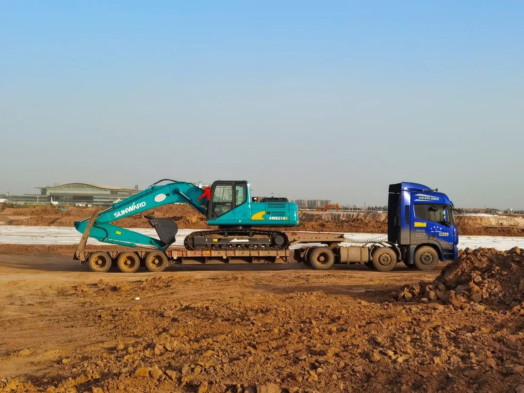 沖、沖、沖！帶您感受山河智能挖掘機火熱交機時刻