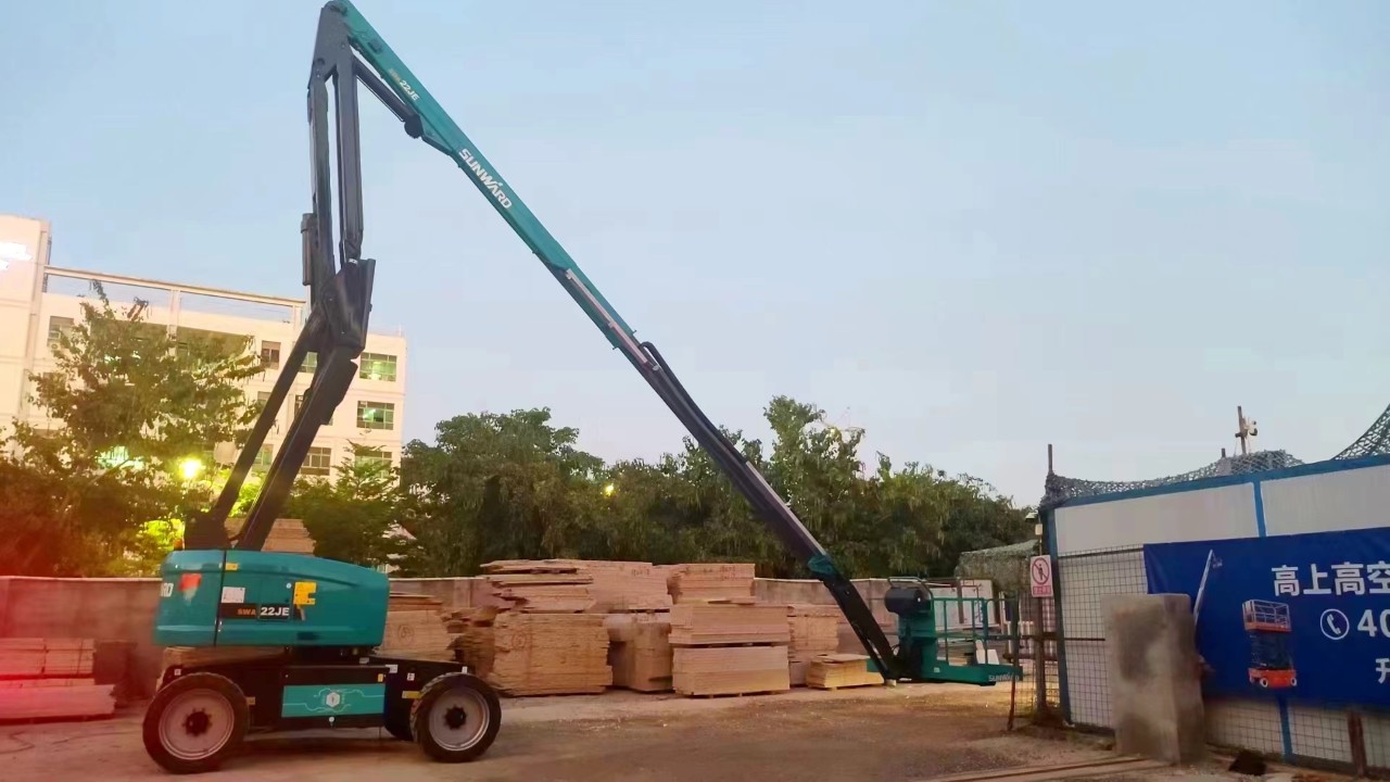 正式“上崗”！山河智能首臺電動曲臂式高空作業平臺入駐華南市場