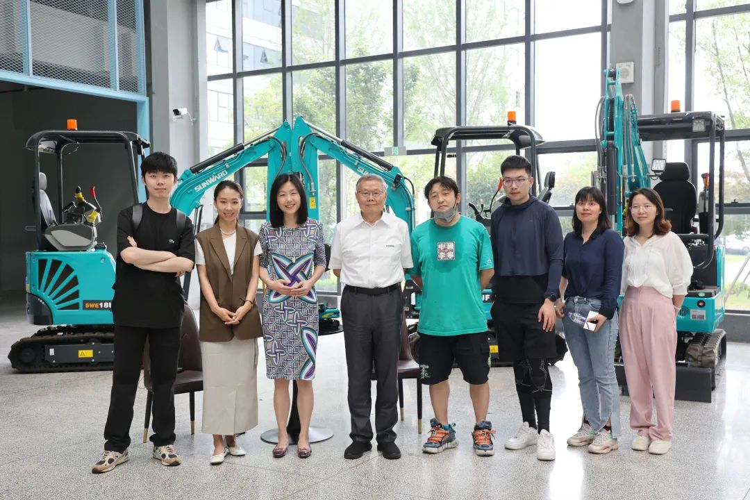 CGTN探廠！專訪山河智能董事長、首席專家何清華花絮來了