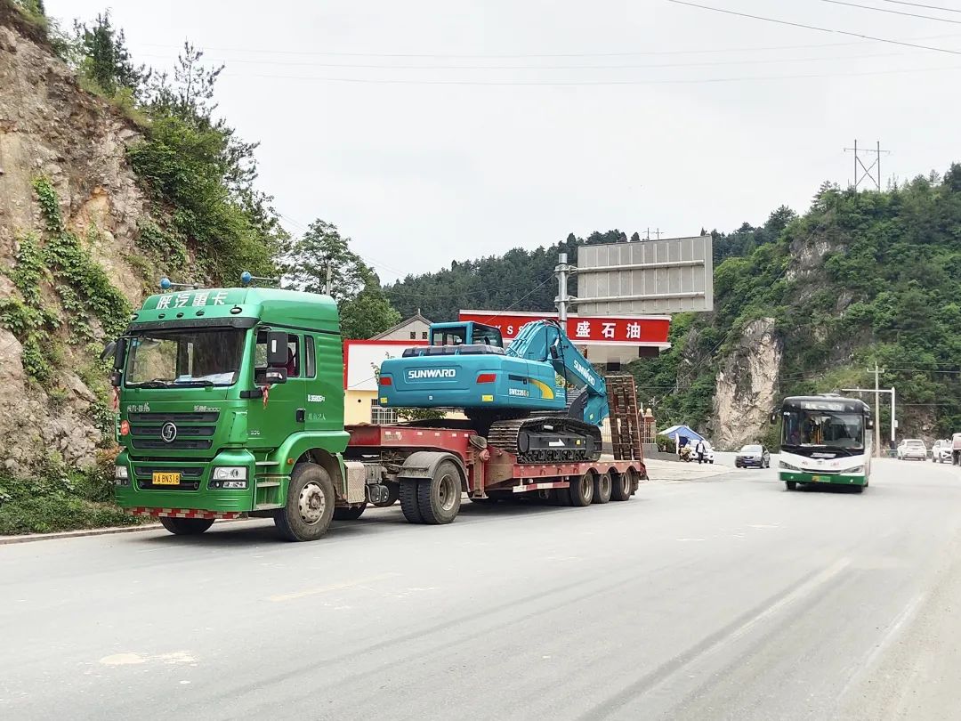 三員山河挖機“悍將”收服“鐵粉”一枚，憑什么？