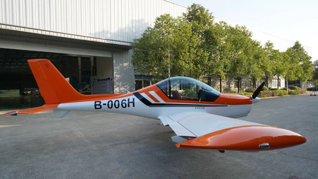 圖集 | 阿若拉穿“鯊”衣，還有更多套裝為天空添彩！