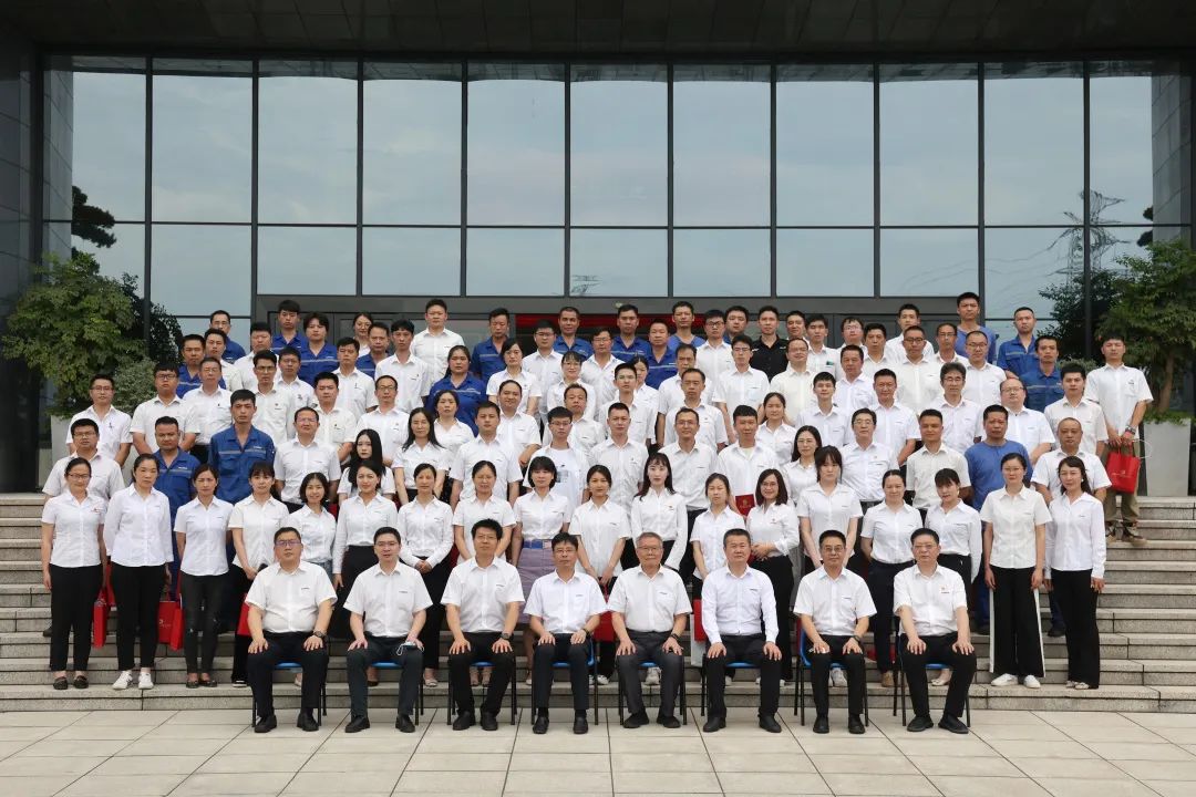 為建功建企建家一體化貢獻更大力量！山河智能第五屆五次“雙代會”成功召開