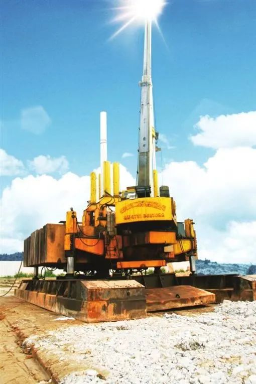 何清華在第二十四屆中國科協年會作主旨報告：制造業高地源自體系