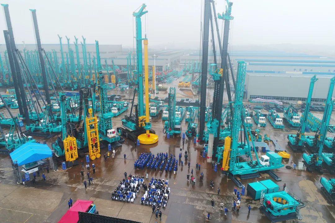 何清華在第二十四屆中國科協年會作主旨報告：制造業高地源自體系