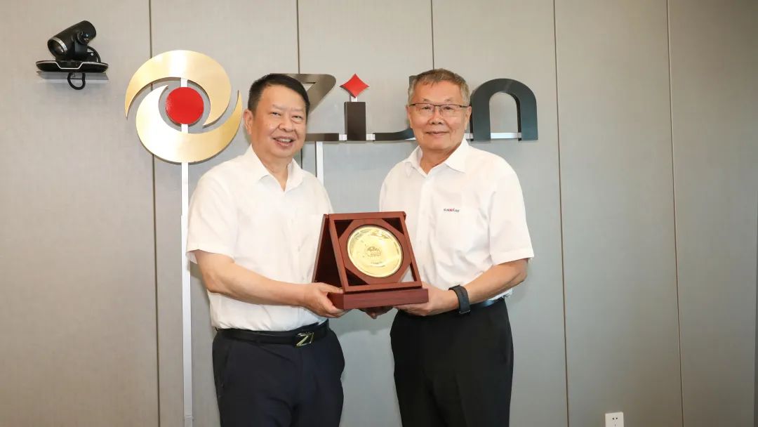 理想成就未來！何清華受邀赴世界500強企業紫金礦業集團作專題講座