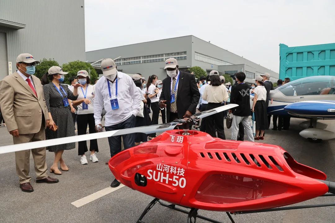 非洲駐華使節走訪山河智能