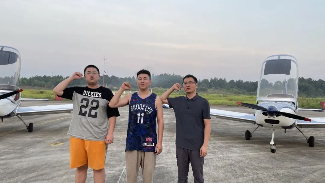 沖上云霄！湖南山河通航學員成功單飛