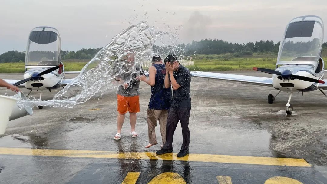 沖上云霄！湖南山河通航學員成功單飛
