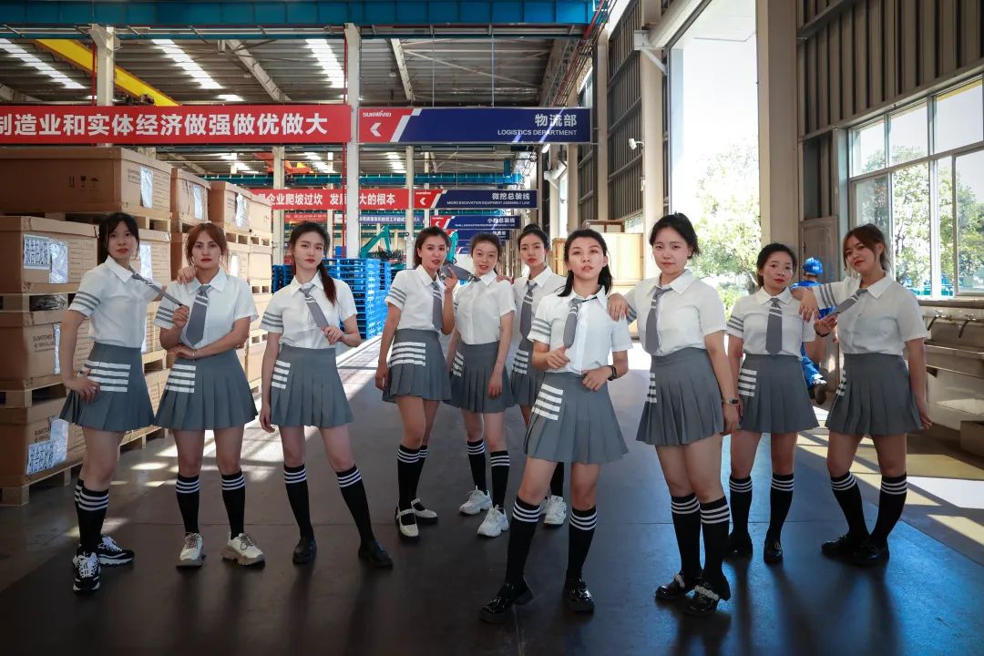 又酷又辣又炫！山河智能第二屆挖機寶貝來了