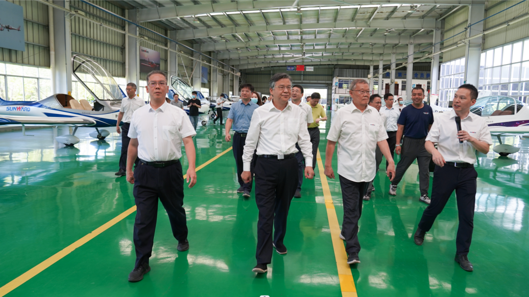 湖南省委常委、常務副省長李殿勛一行考察調研山河科技