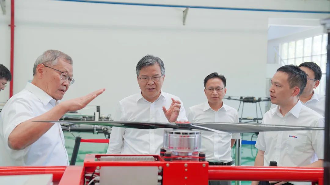 湖南省委常委、常務副省長李殿勛一行考察調研山河科技