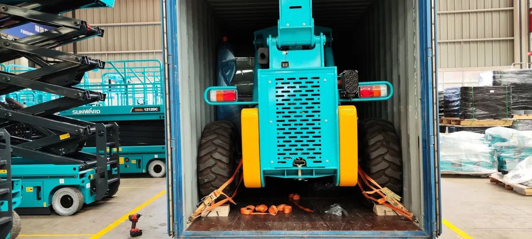 單筆采購金額千萬元！山河智能伸縮臂叉裝車批量出口