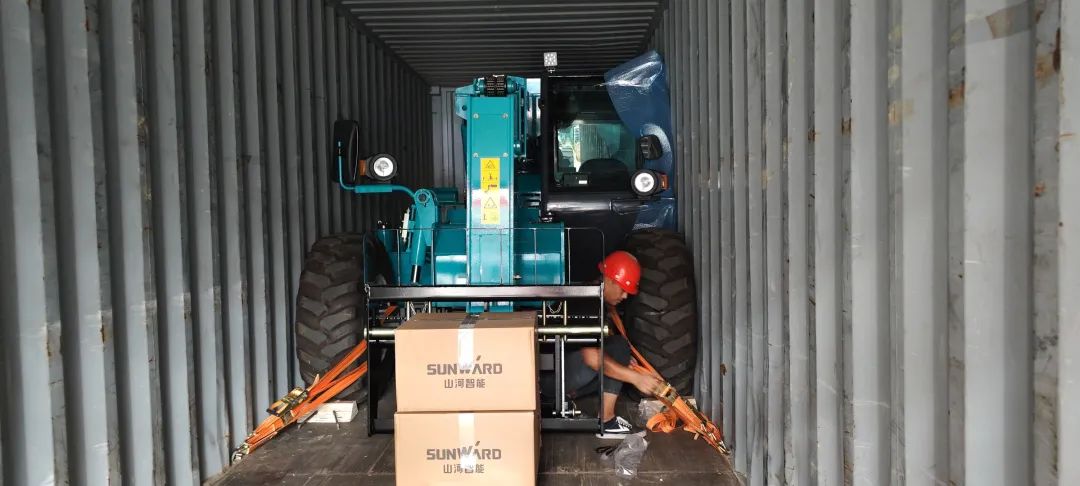 單筆采購金額千萬元！山河智能伸縮臂叉裝車批量出口