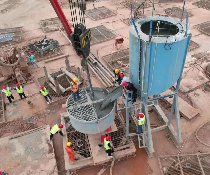 超級“樁”備實力亮劍！山河智能攜手武漢樂成建設攻克燕磯長江大橋復雜地層施工難題