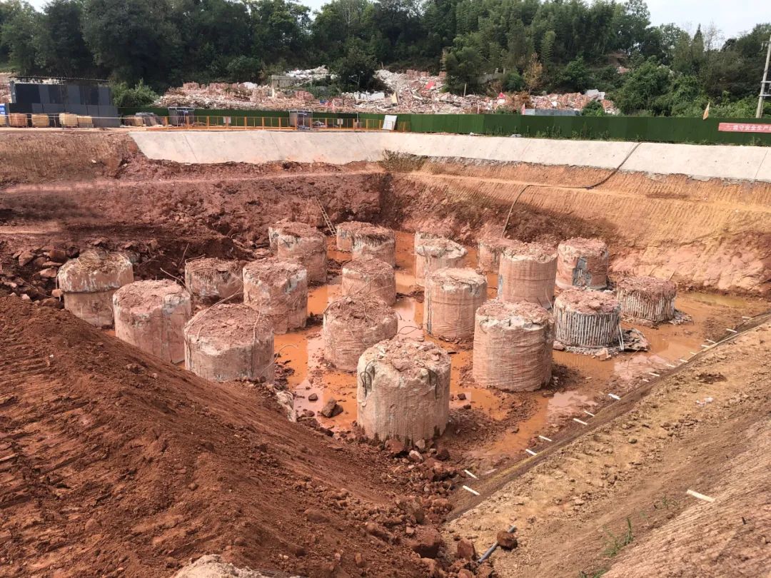 超級“樁”備實力亮劍！山河智能攜手武漢樂成建設攻克燕磯長江大橋復雜地層施工難題