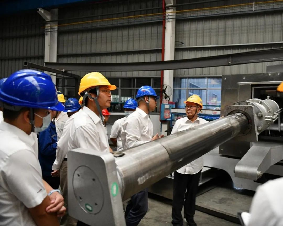 “王炸”！山河特裝全自動搗爐車成功下線