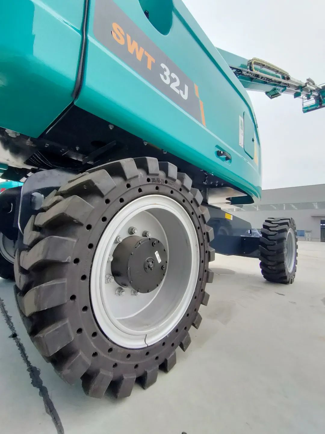 無需擴橋！山河智能國四款32米直臂式高空作業平臺成功下線