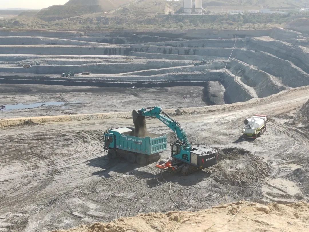 騰遠添智能新綠，山河巨鼎新能源礦卡批量交付