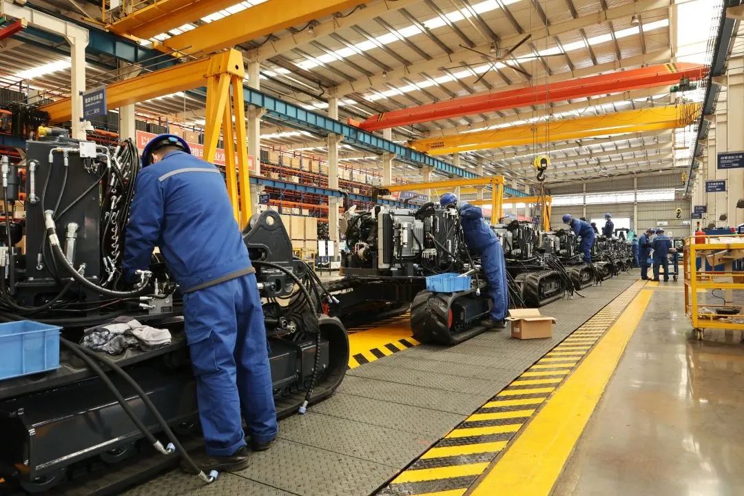 莫道君行早，更有早行人！山河智能癸卯兔年開工大吉