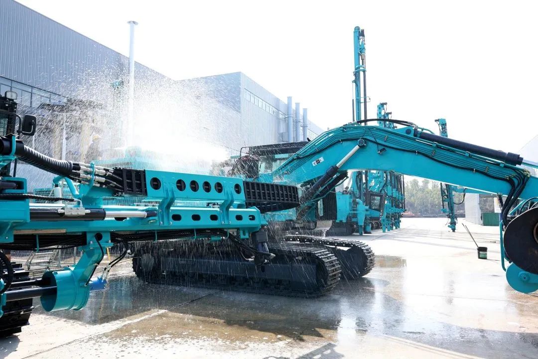 莫道君行早，更有早行人！山河智能癸卯兔年開工大吉