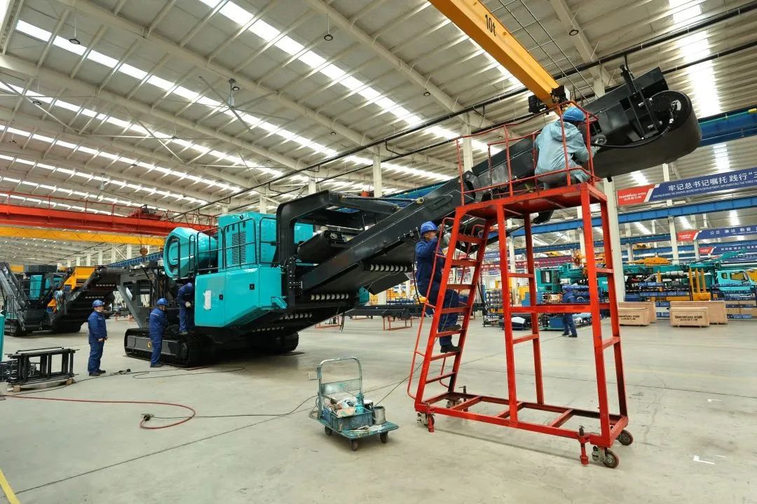 莫道君行早，更有早行人！山河智能癸卯兔年開工大吉