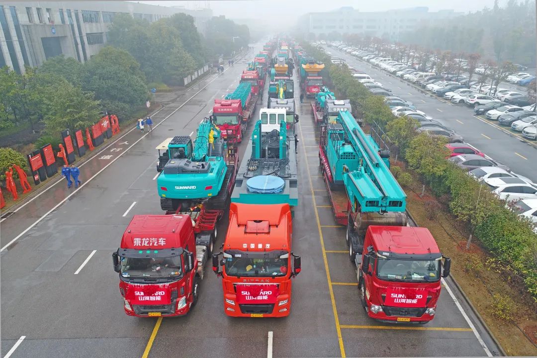 新局新篇，宏兔啟航！山河智能超200臺套設備集中發貨