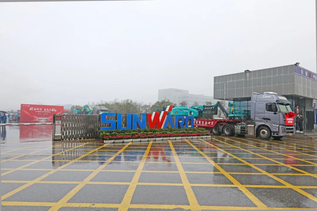 新局新篇，宏兔啟航！山河智能超200臺套設備集中發貨