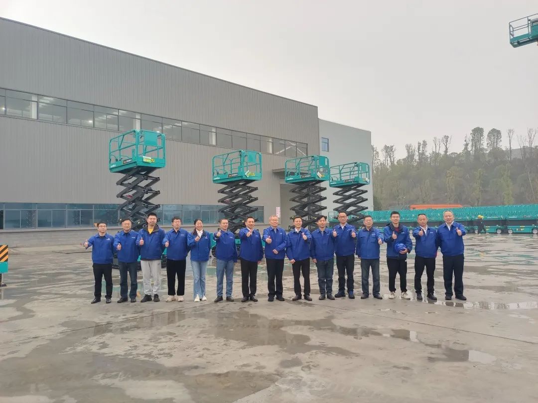 出廠即“出道”！山河智能首款履帶剪叉式高空作業平臺批量上市