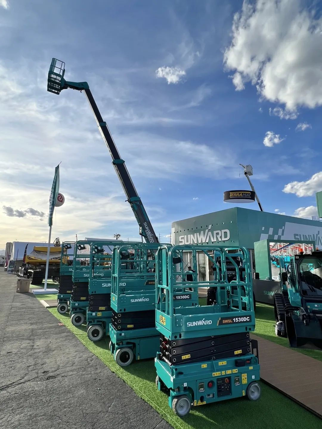 拉展直播 | 山河智能高空精品亮相2023美國拉展，哪款是你的最愛？