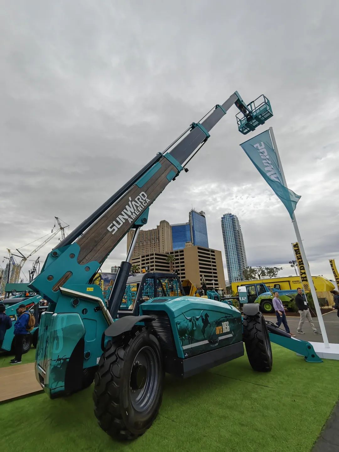 拉展直播 | 山河智能高空精品亮相2023美國拉展，哪款是你的最愛？