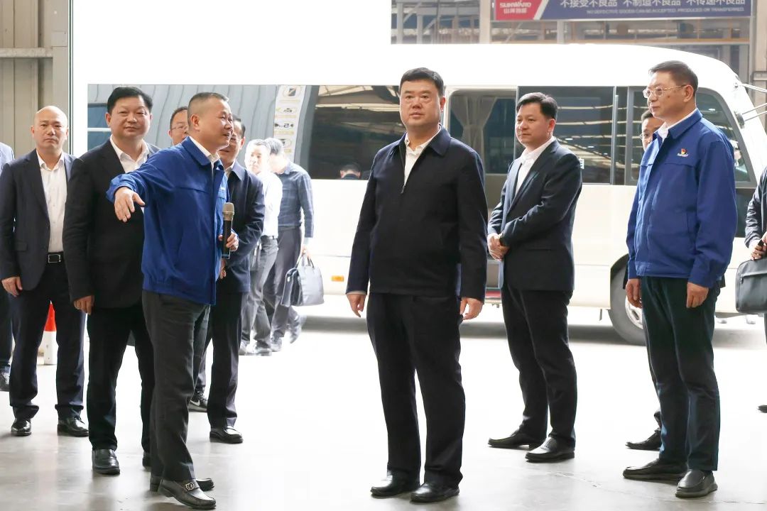 湖南省委政法委書記魏建鋒調研山河智能