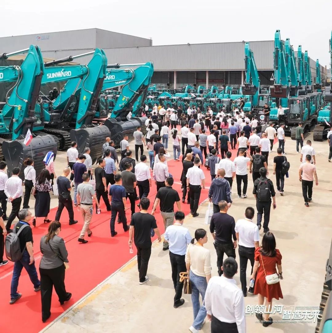 精品出擊、互動不斷！山河智能F系列挖掘機閃耀長沙展