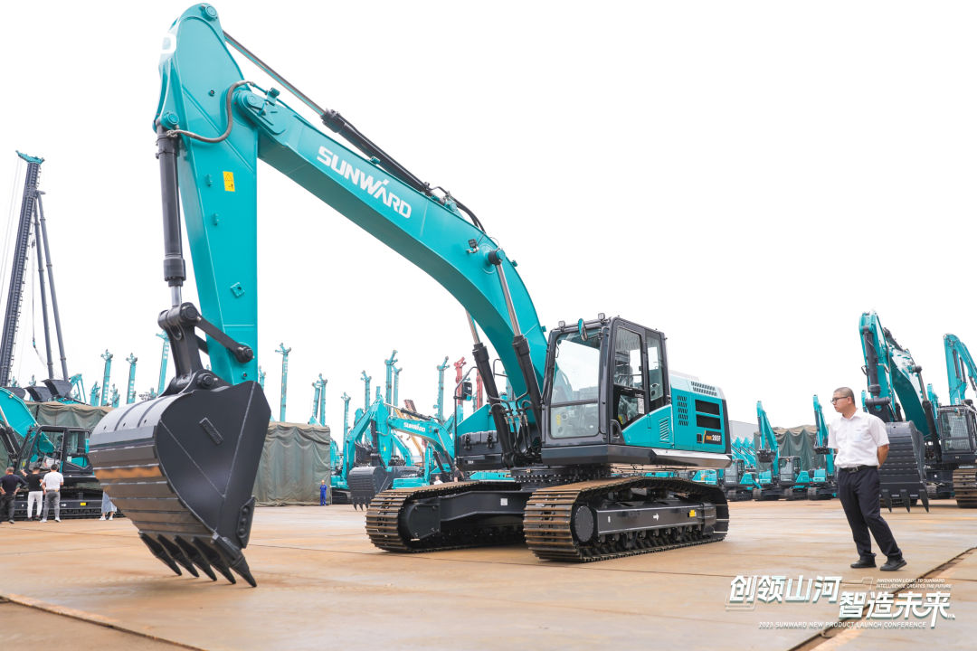 精品出擊、互動不斷！山河智能F系列挖掘機閃耀長沙展