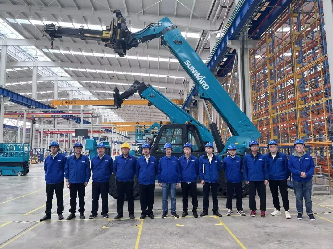 獨家定制！山河智能油缸更換機器人順利下線