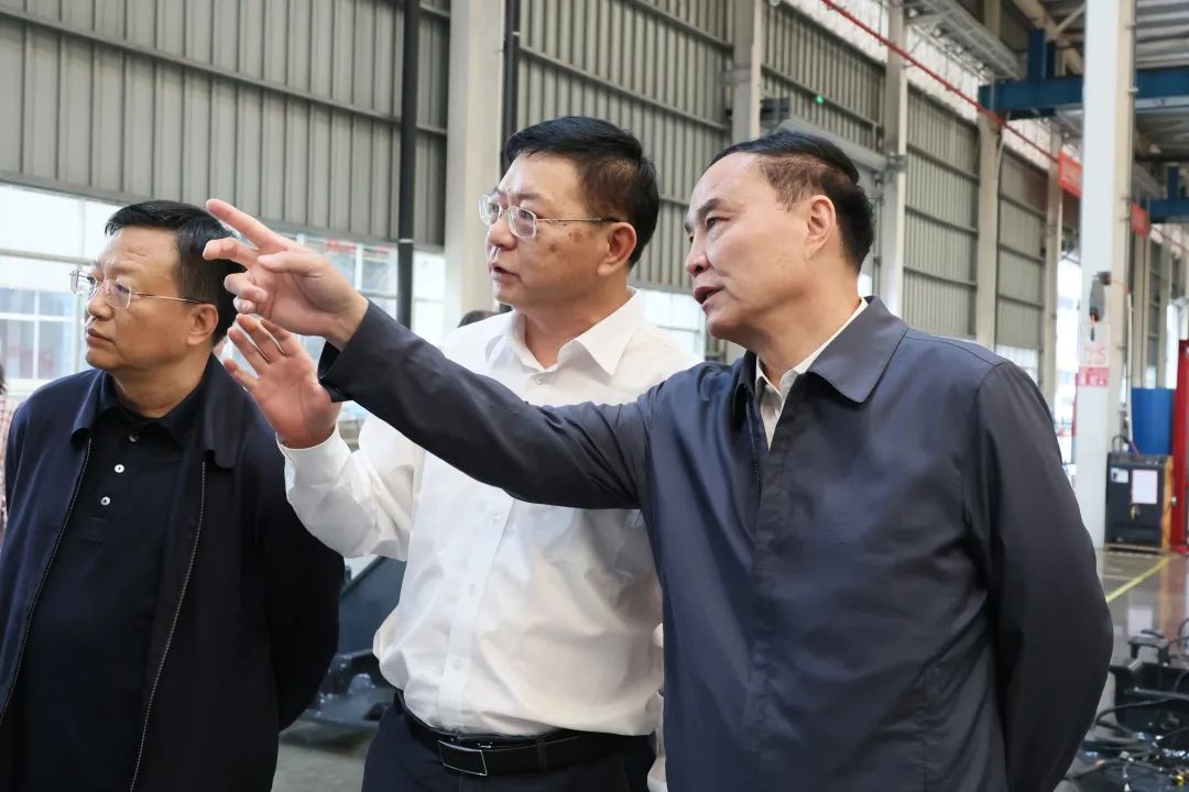 李文榮調研山河智能