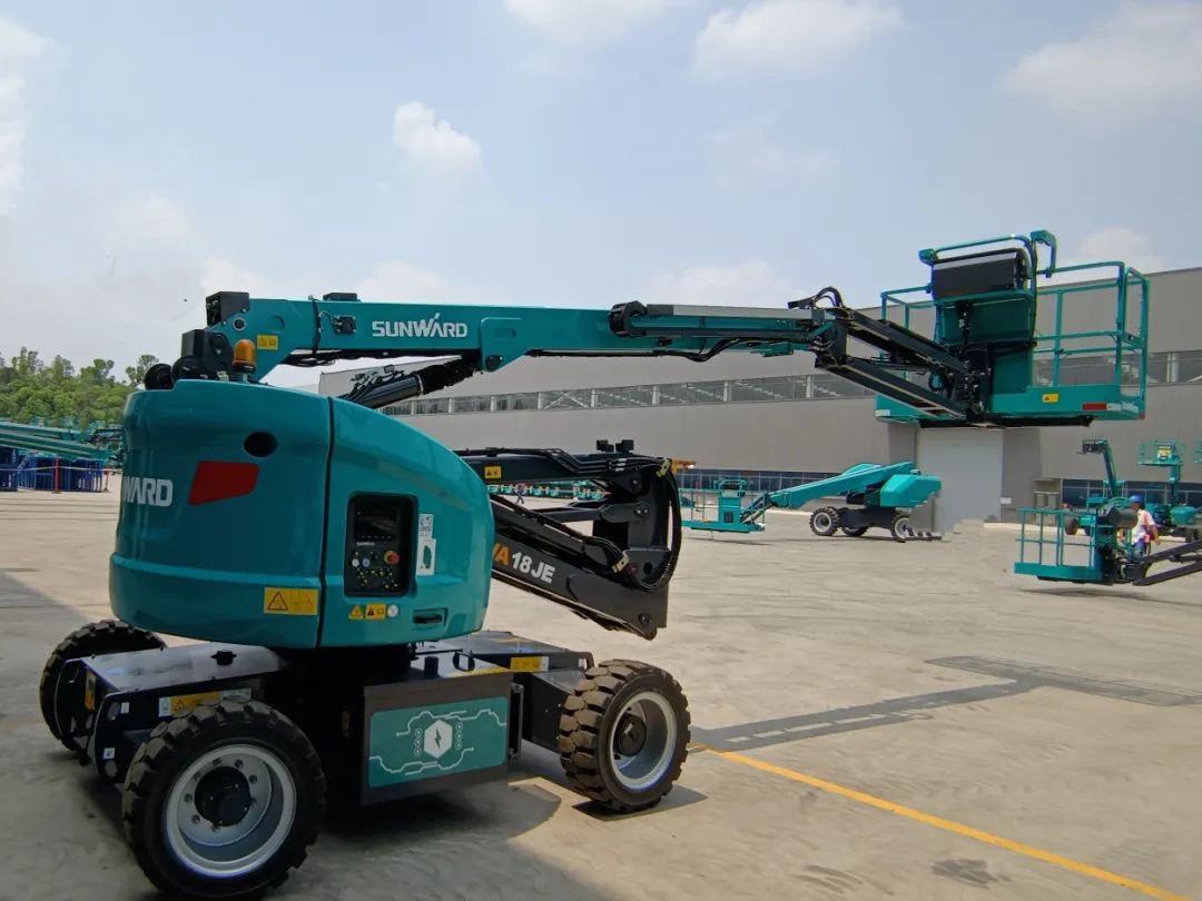 新能源家族再添“新丁”！山河智能三款電動臂式高空作業平臺齊下線