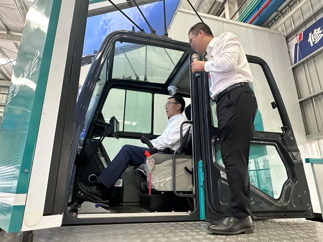 中國聯通集團副總經理梁寶俊到訪山河智能