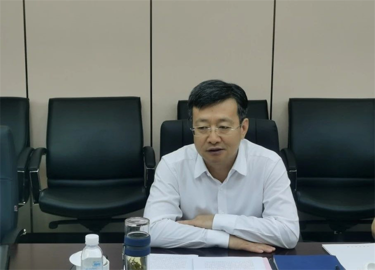 深化合作、共創輝煌！何清華帶隊拜訪中土集團