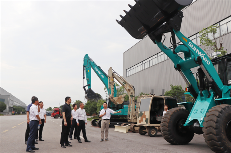 國家應急管理部救援協調和預案管理局副局長顏彬一行調研山河智能