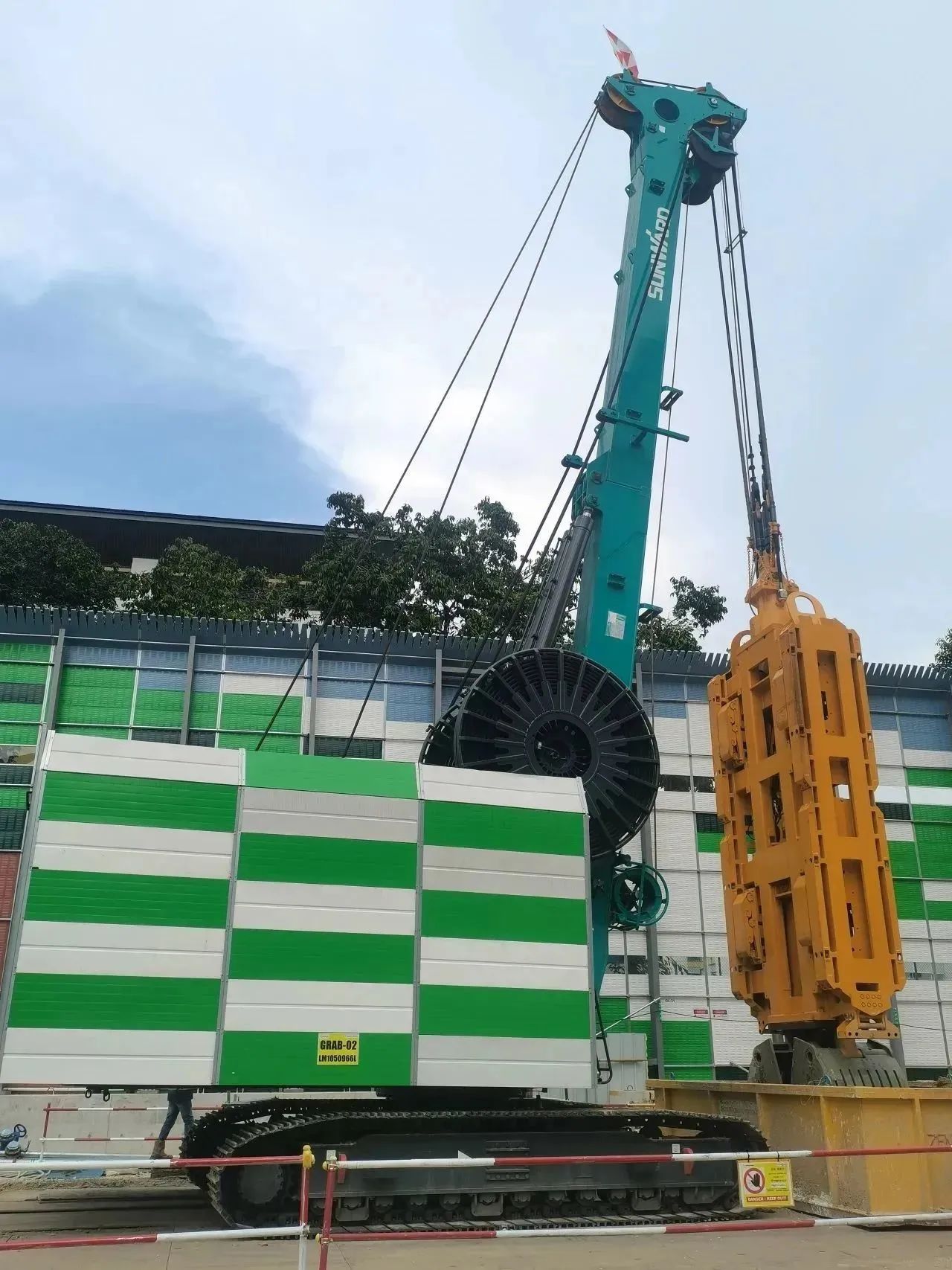 助力國內國際重大工程！山河智能液壓抓斗實力“出圈”