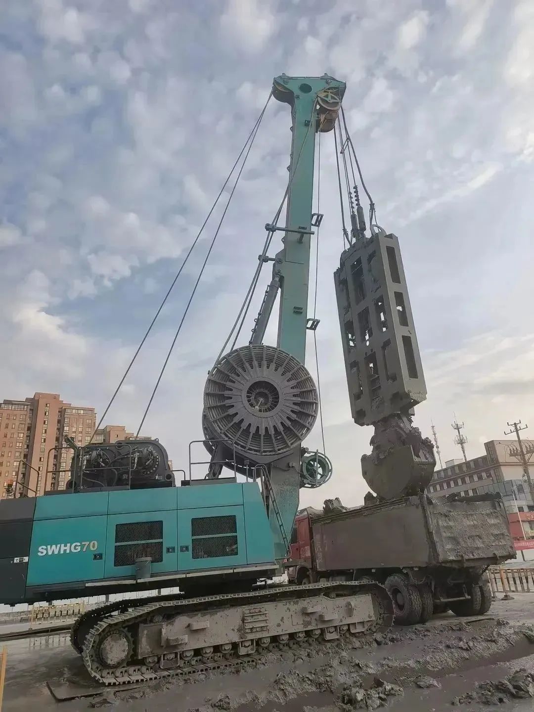 助力國內國際重大工程！山河智能液壓抓斗實力“出圈”