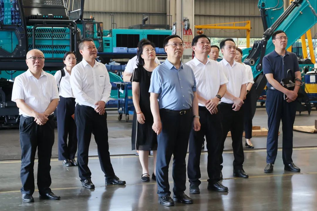 中宣部社科領域專家學者到山河智能調研高質量發展