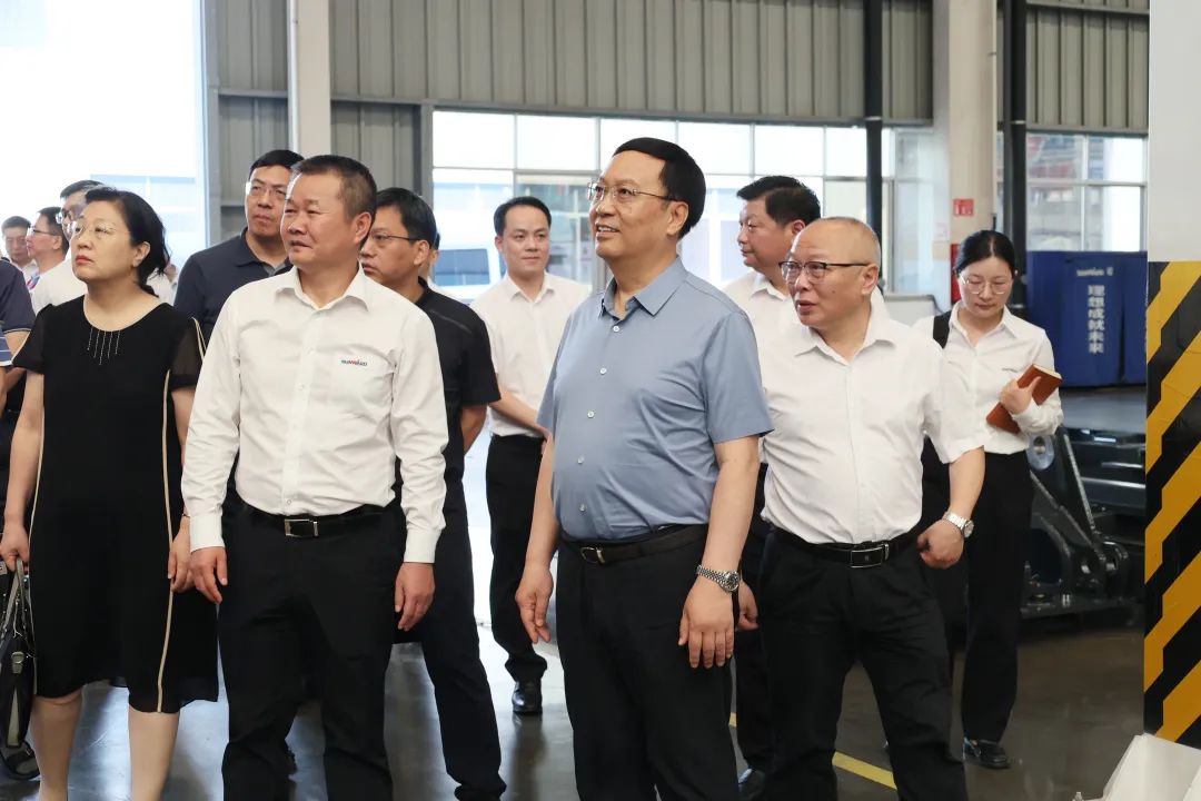 中宣部社科領域專家學者到山河智能調研高質量發展