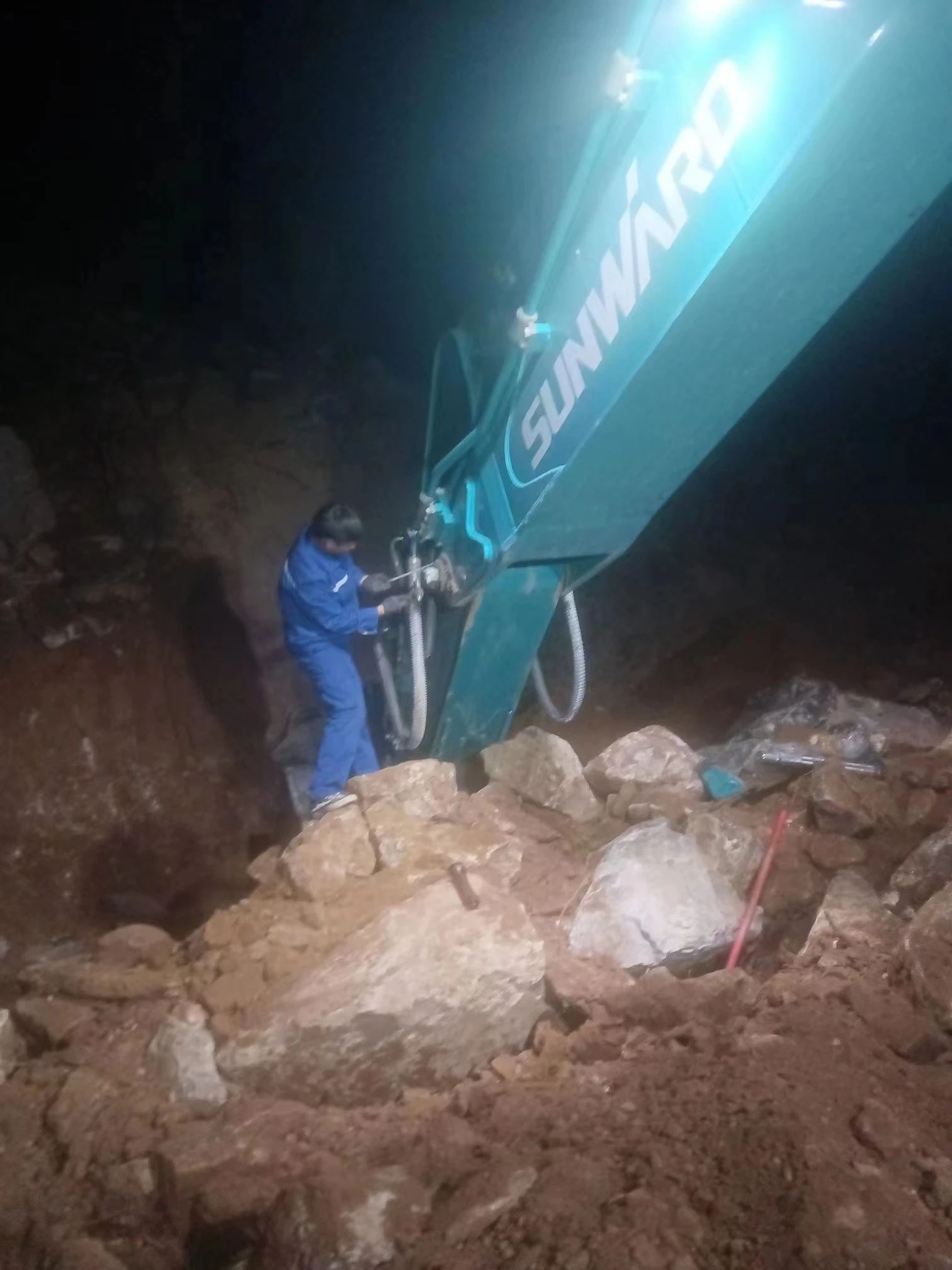 一線“熱”聞 | 專業售后，用心服務！山河智能挖掘機服務萬里行一直在路上