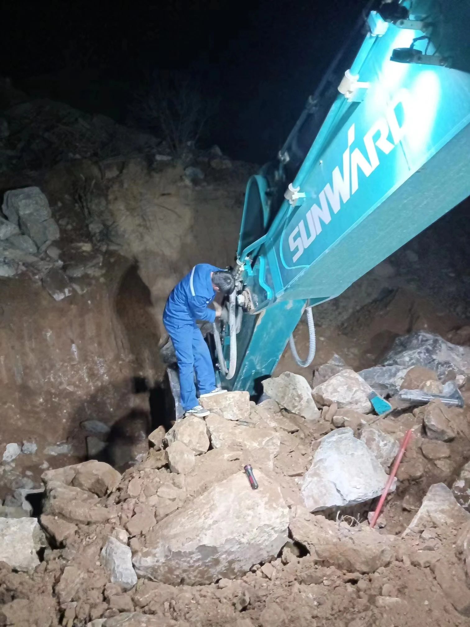 一線“熱”聞 | 專業售后，用心服務！山河智能挖掘機服務萬里行一直在路上